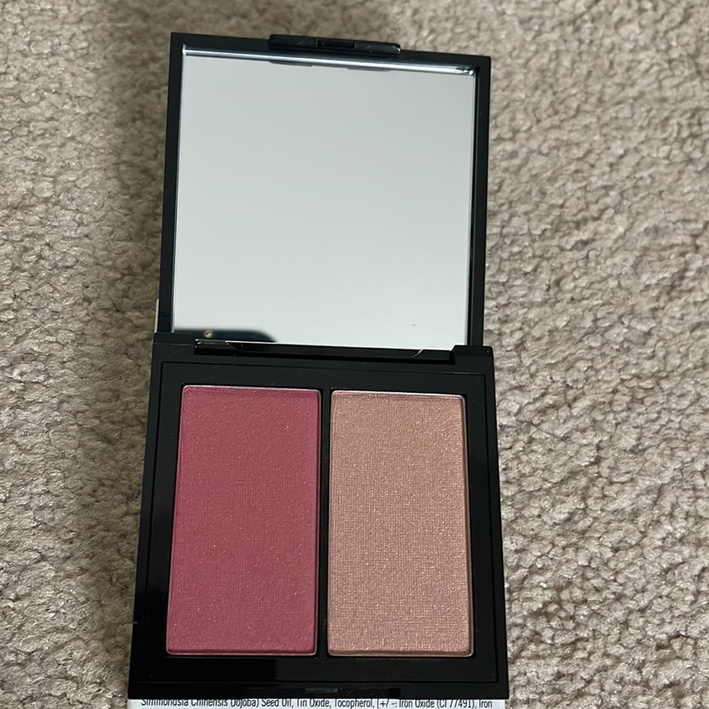 Kosas Powder blush and highlighter in Longitude Zero